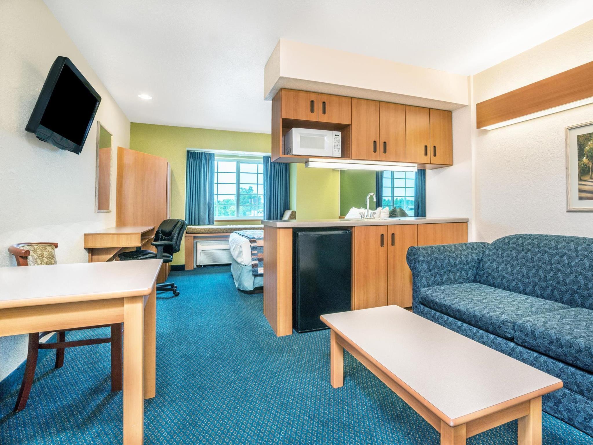 Microtel Inn&suites 2*